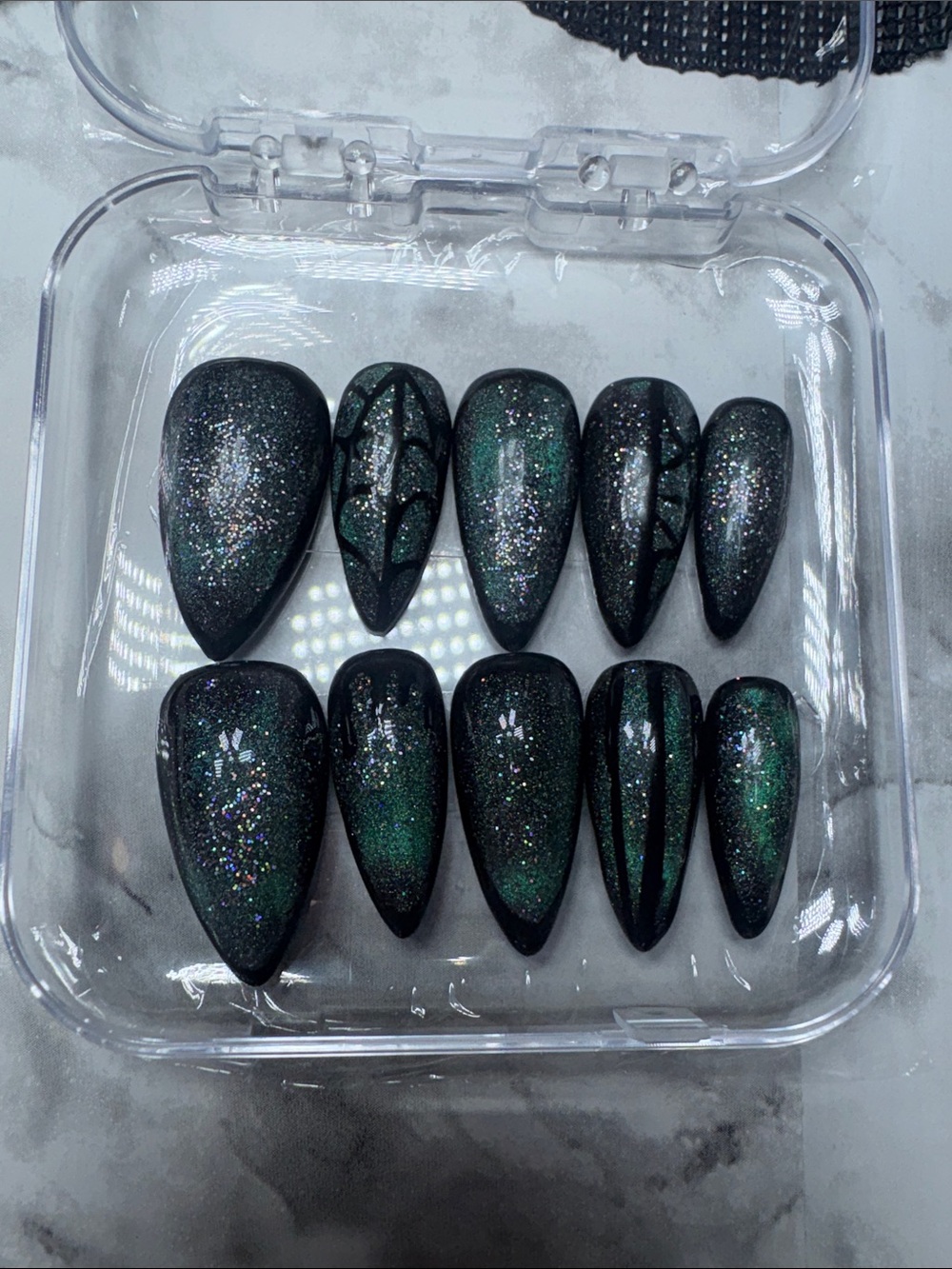 Black & Green Glitter Press-On Nail Set